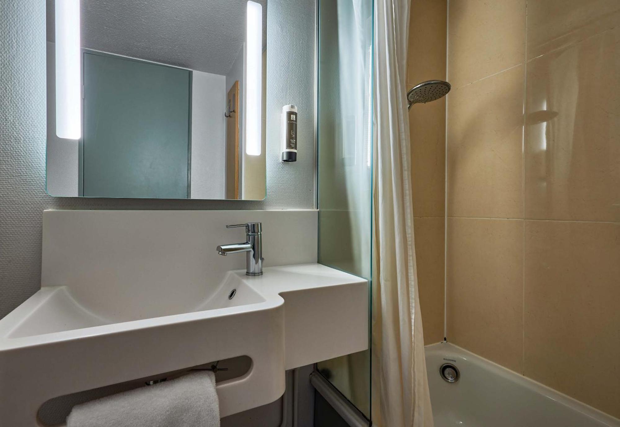 B&B Hotel Cherbourg Eksteriør billede